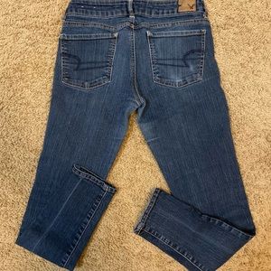 AMERICAN EAGLE JEANS